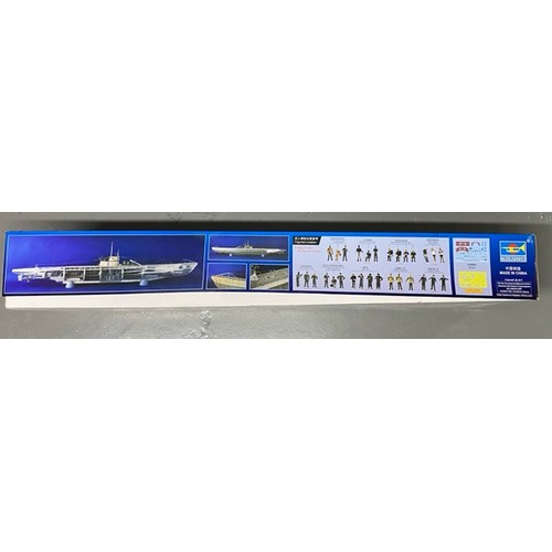 2 - Trumpeter DKM U-Boat Type VIIC U-552 - 06801 including Magic scale modelling Synchronised Lights & S... 