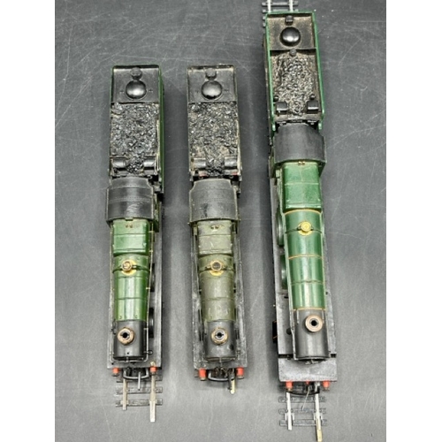 279 - Three OO gauge Steam Locomotives, Two Tested Runners
(1100g)
Two Mainline 0-6-0 GWR locomotives, sho... 