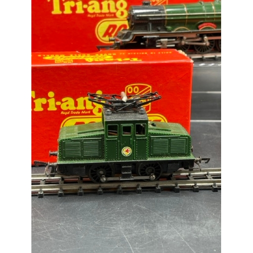 357 - Three Triang OO gauge Locomotives, Two Tested Runners
(1100g)
Tri-ang Railways R53 4-6-2 Princess Lo... 