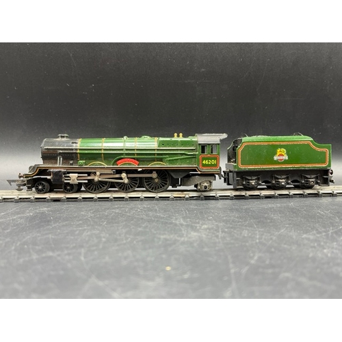 357 - Three Triang OO gauge Locomotives, Two Tested Runners
(1100g)
Tri-ang Railways R53 4-6-2 Princess Lo... 