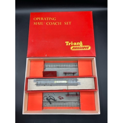 358 - Tri-ang R23 Operating Royal Mail Coach Set, with 16 boxed Rolling-stock 
(2100g)
R227 BR Utility Van... 