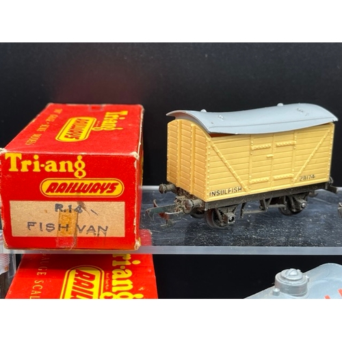 358 - Tri-ang R23 Operating Royal Mail Coach Set, with 16 boxed Rolling-stock 
(2100g)
R227 BR Utility Van... 