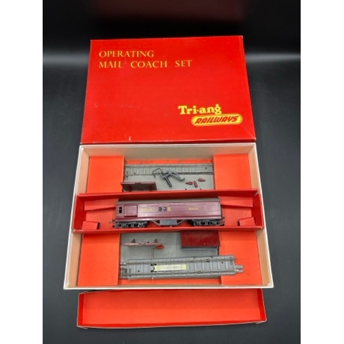 358 - Tri-ang R23 Operating Royal Mail Coach Set, with 16 boxed Rolling-stock 
(2100g)
R227 BR Utility Van... 