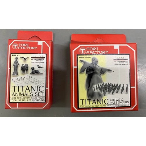 5 - Trumpeter RMS Titanic 'The Queen of the ocean' - 03719 - 1/200 Scale & Accessories. (5000g) (4).
The... 