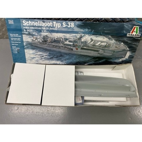 8 - Italeri - Schnellboot type S-38 - 5620 - 1/35 Scale. (3700g) (1).
Includes Painted Crew members.
Unb... 