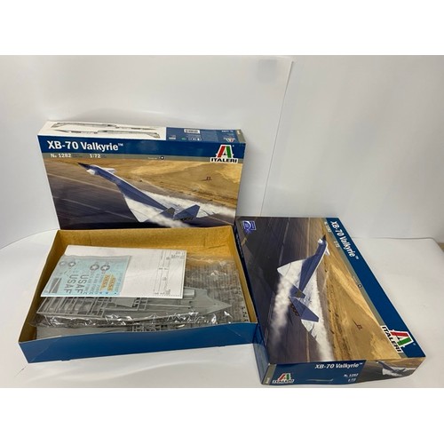 11 - 2 Italerie - XB-70 Valkyrie - 1282 - 1/72 Scale. (1100g). (2).
1 box is sealed as bought, 2nd is ope... 