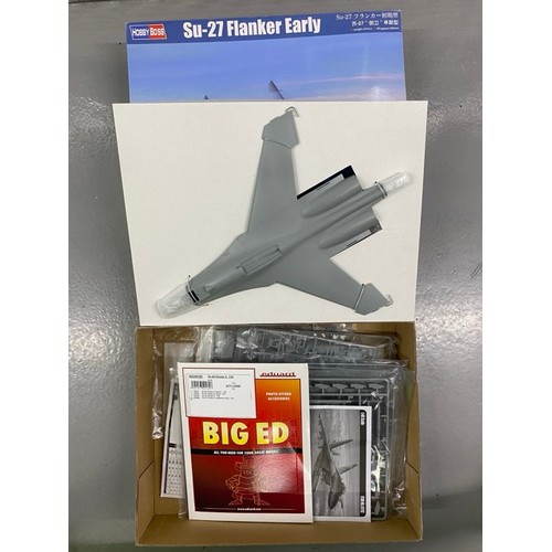 13 - 3 Model Kits 
Trumpeter - Su-30MKK Flanker 02271 1/32 Scale. (Box Poor/Kit as new).
Tamiya Grumman F... 