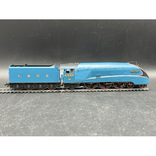 220 - Hornby R1103 The Mallard Passenger OO gauge Train Set, with a quantity of track and Trackside buildi... 