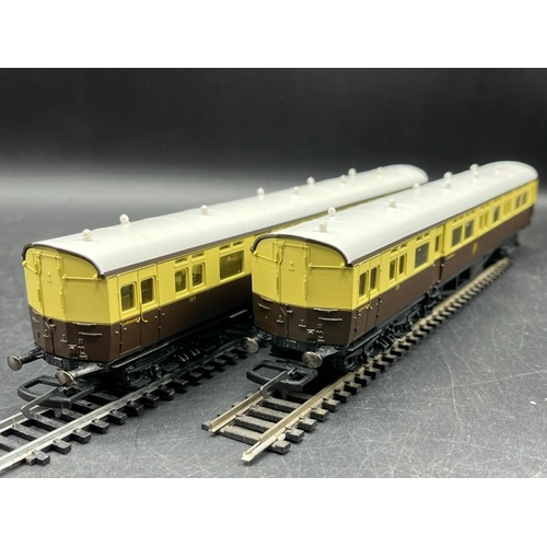 349 - Hornby OO gauge Two rakes of GWR Coaches 'Ready-to-Roll'
(1000g)
Hornby R4291 GWR Composite Coach 61... 