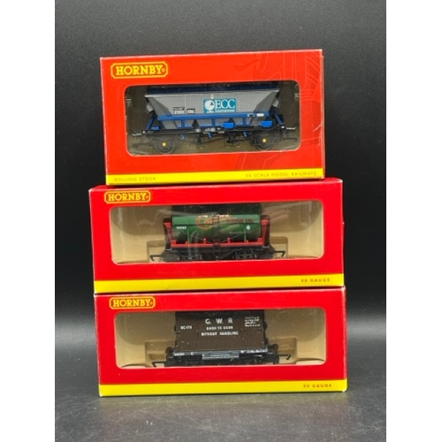 350 - 15 OO gauge Boxed Rolling stock 'Ready-to-Roll'
(2000g)
Hornby R6393 3 Assorted Plank Private Owner ... 