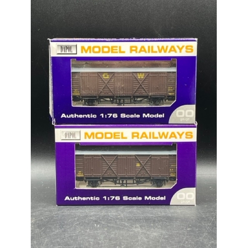 350 - 15 OO gauge Boxed Rolling stock 'Ready-to-Roll'
(2000g)
Hornby R6393 3 Assorted Plank Private Owner ... 