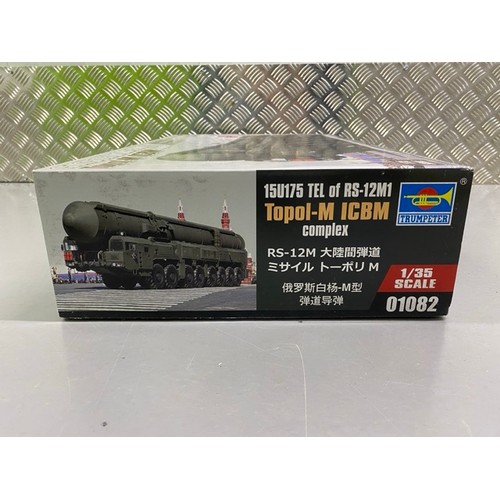 16 - Trumpeter Model Kit - 15U175 Tel of RS-12M1 Topol M ICBM Complex RS-12M - 01082 - 1/35 Scale (1550g)... 