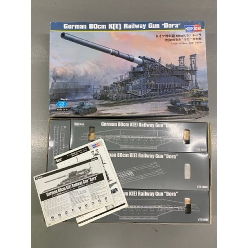 19 - HobbyBoss Model Kit - German 80cm K(E) Railway Gun 'Dora' - 82911 - 1/72 Scale (4000g).