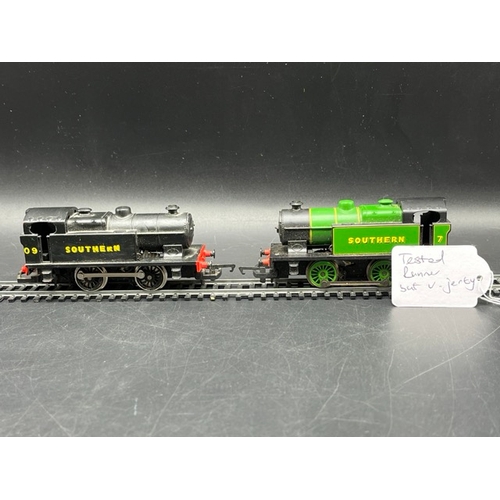 285 - 16 Little Steam Locomotives, Each tested, two Non-Runners
(3700g) 
See images for details