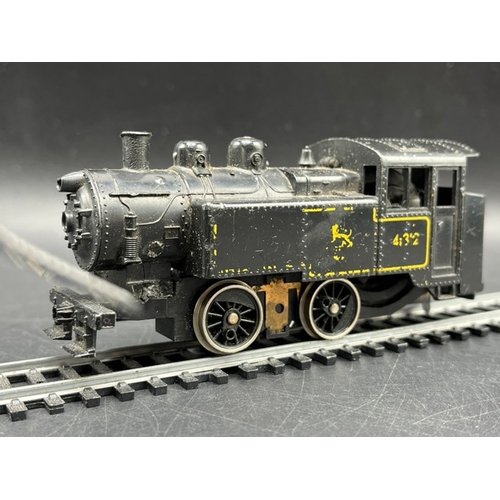 285 - 16 Little Steam Locomotives, Each tested, two Non-Runners
(3700g) 
See images for details