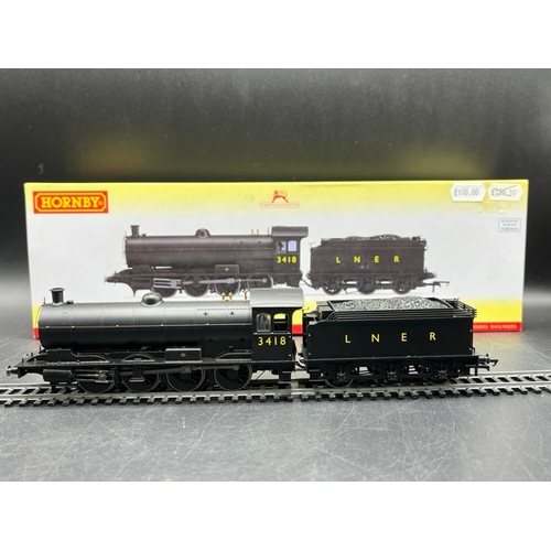 288 - Three LNER 'OO' gauge Boxed Hornby Steam Locomotives, both Tested Runners
(1600g)
Hornby R3424 Class... 