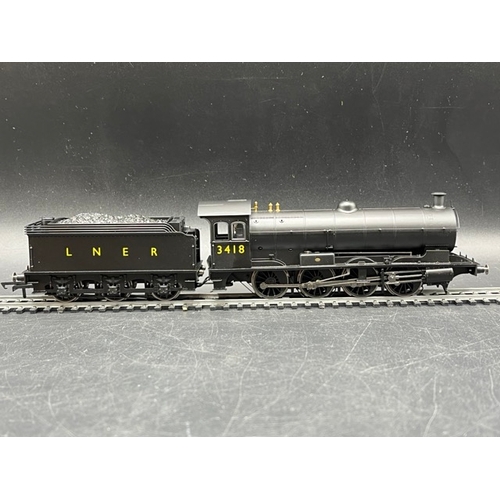 288 - Three LNER 'OO' gauge Boxed Hornby Steam Locomotives, both Tested Runners
(1600g)
Hornby R3424 Class... 