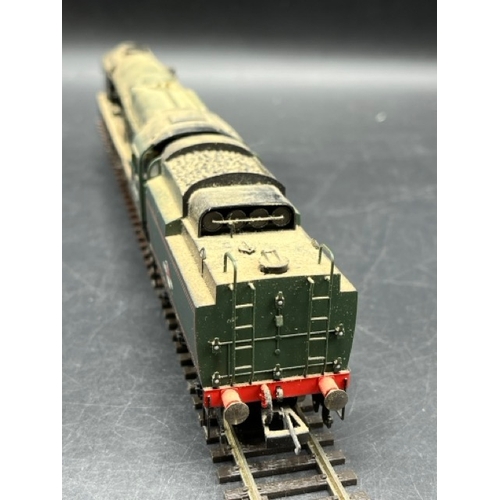 292 - Three 'OO' gauge Boxed Hornby Steam Locomotives, each Tested Runners
(1800g)
Hornby R3458 Class V Sc... 