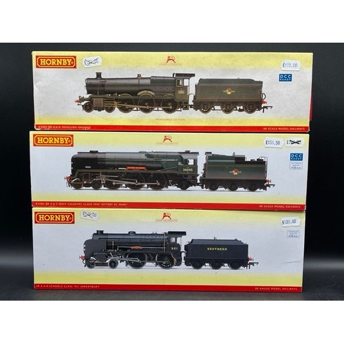 292 - Three 'OO' gauge Boxed Hornby Steam Locomotives, each Tested Runners
(1800g)
Hornby R3458 Class V Sc... 