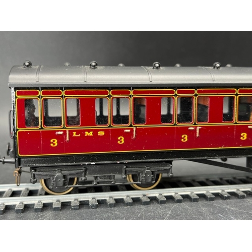 351 - Lawrence Goddard Scale Models LMS Full Panel Brake 3rd Coach No.20720 in Maroon
(350g)
Signed 'Premi... 