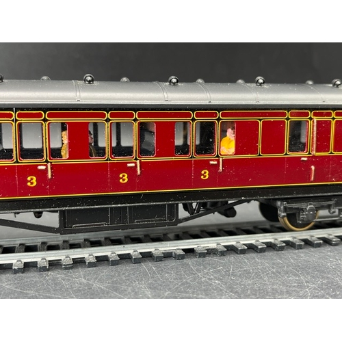 351 - Lawrence Goddard Scale Models LMS Full Panel Brake 3rd Coach No.20720 in Maroon
(350g)
Signed 'Premi... 