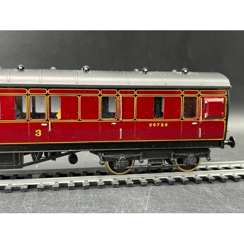 351 - Lawrence Goddard Scale Models LMS Full Panel Brake 3rd Coach No.20720 in Maroon
(350g)
Signed 'Premi... 