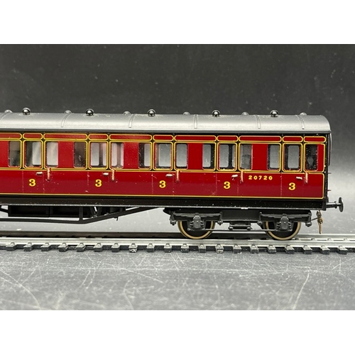 351 - Lawrence Goddard Scale Models LMS Full Panel Brake 3rd Coach No.20720 in Maroon
(350g)
Signed 'Premi... 