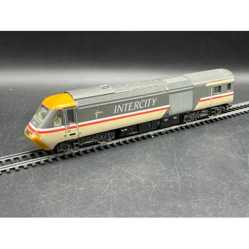 224 - Hornby R695 High Speed Train Inter City set, Loco Tested Runner with lights
(2000g)
Swallow livery, ... 