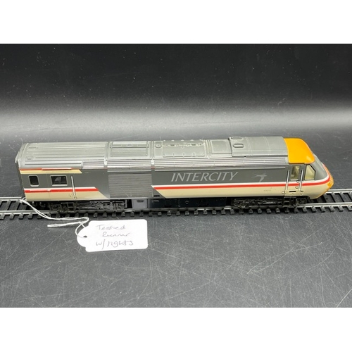 224 - Hornby R695 High Speed Train Inter City set, Loco Tested Runner with lights
(2000g)
Swallow livery, ... 