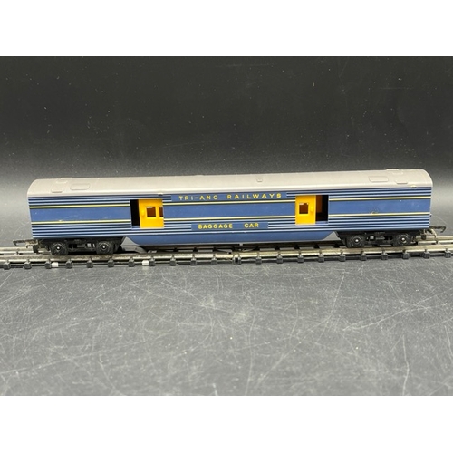 355 - Triang Railways RS14 Electric Model Railroad, Tested Non-Runner
(1800g)
Bo-Bo Tri-ang Railways Blue ... 