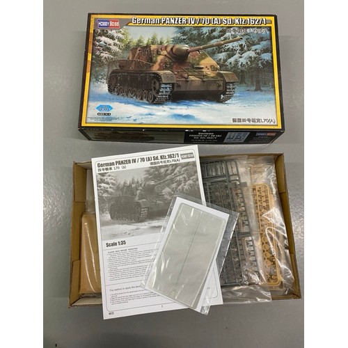 28 - 8 Unbuilt Model Kits 1/35 and 1/72 Scale. (4000g)

1. Hobby Boss - German VK.3001(P) - 83891 - 1/35 ... 