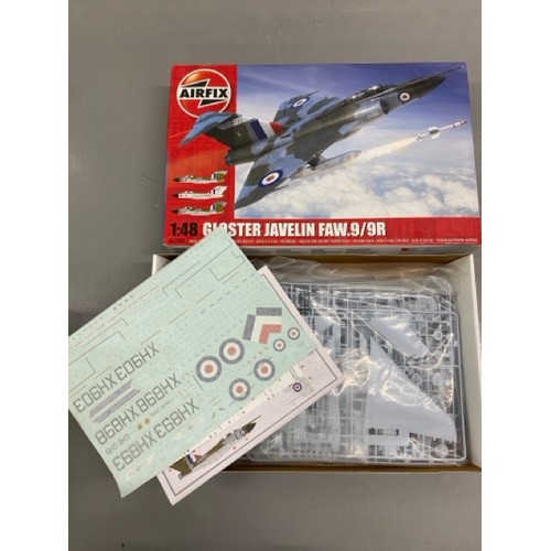 29 - 4 Model Kits - Airfix & Tamiya 1/32, 1/48, 1/72. (6000g) (4).

1. Airfix - Gloster Javelin FAW.9/9R ... 