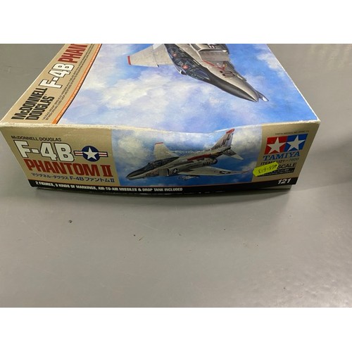 29 - 4 Model Kits - Airfix & Tamiya 1/32, 1/48, 1/72. (6000g) (4).

1. Airfix - Gloster Javelin FAW.9/9R ... 