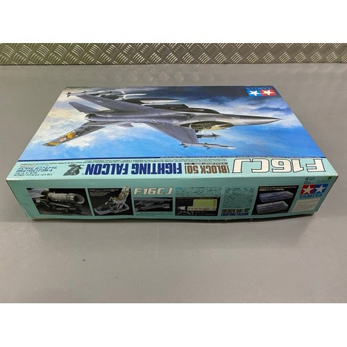 29 - 4 Model Kits - Airfix & Tamiya 1/32, 1/48, 1/72. (6000g) (4).

1. Airfix - Gloster Javelin FAW.9/9R ... 