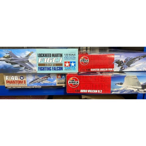 29 - 4 Model Kits - Airfix & Tamiya 1/32, 1/48, 1/72. (6000g) (4).

1. Airfix - Gloster Javelin FAW.9/9R ... 