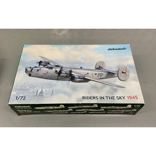 30 - 3 Eduard Model Plane Kits - 1/72 Scale. (3000g) (3).

1.Eduard - Spitfire HF Mk.VIII - 7449 - 1/72 S... 