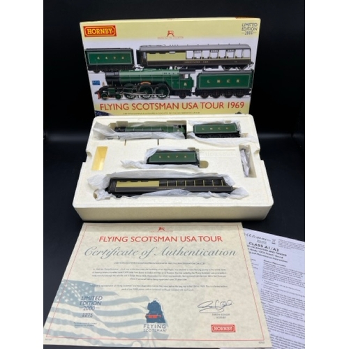 225 - Hornby R2953 Flying Scotsman USA 1969 Train Pack with Class A3 4472 'Flying Scotsman' double tender ... 