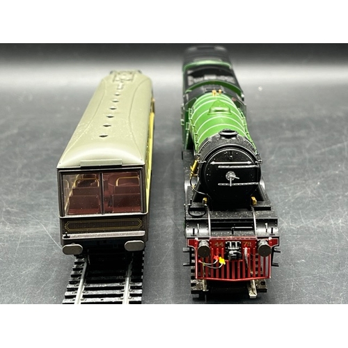 225 - Hornby R2953 Flying Scotsman USA 1969 Train Pack with Class A3 4472 'Flying Scotsman' double tender ... 