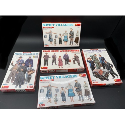 36 - Over 30 Unbuilt/Sealed Figures Model Kits - 1/35 Scale. (3500g). (32)
MB (Master Box Ltd)
Eastern Re... 