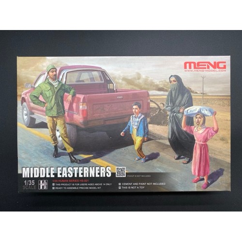 37 - 18 Model Figure/Scene Kits Various - Mainly 1/35 Scale (2500G).
MB (Master Box Ltd) - Outlaw. Gunsli... 