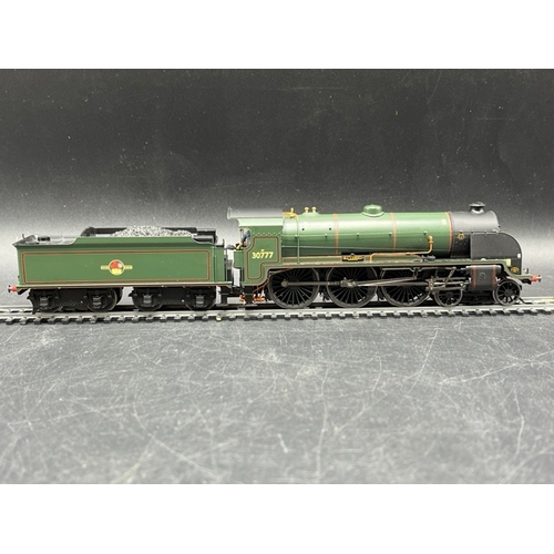 295 - Two Hornby OO gauge Steam Locomotives in Boxes, both Tested Runners
(1200g)
Hornby R2638 Class N15 4... 