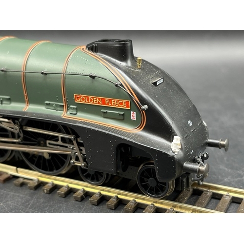 295 - Two Hornby OO gauge Steam Locomotives in Boxes, both Tested Runners
(1200g)
Hornby R2638 Class N15 4... 