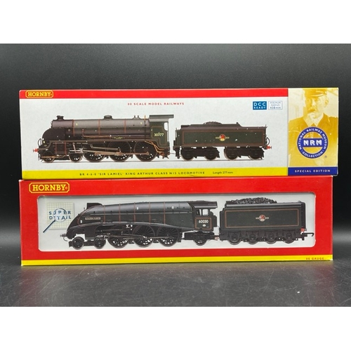 295 - Two Hornby OO gauge Steam Locomotives in Boxes, both Tested Runners
(1200g)
Hornby R2638 Class N15 4... 