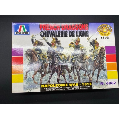 38 - 26 Unbuilt and some Sealed Napoleonic Wars Model Kits 0 1/16 Scale. (6000g)

French Cuirassier - Nap... 