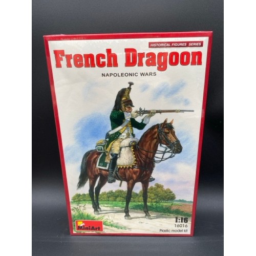 38 - 26 Unbuilt and some Sealed Napoleonic Wars Model Kits 0 1/16 Scale. (6000g)

French Cuirassier - Nap... 