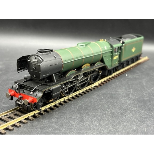 297 - Two Hornby OO gauge Steam Locomotives in Boxes, both Tested Runners
(1200g)
Hornby R2342 Class A3 4-... 