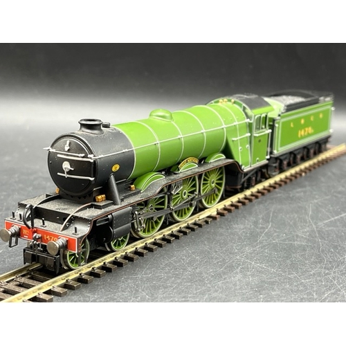 298 - Two Hornby OO gauge LNER Steam Locomotives in Boxes, both Tested Runners
(1100g)
Hornby R2405 Class ... 