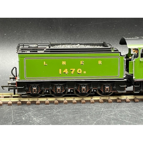 298 - Two Hornby OO gauge LNER Steam Locomotives in Boxes, both Tested Runners
(1100g)
Hornby R2405 Class ... 