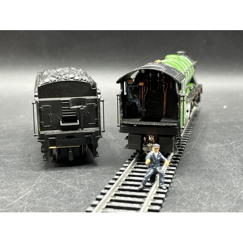 298 - Two Hornby OO gauge LNER Steam Locomotives in Boxes, both Tested Runners
(1100g)
Hornby R2405 Class ... 