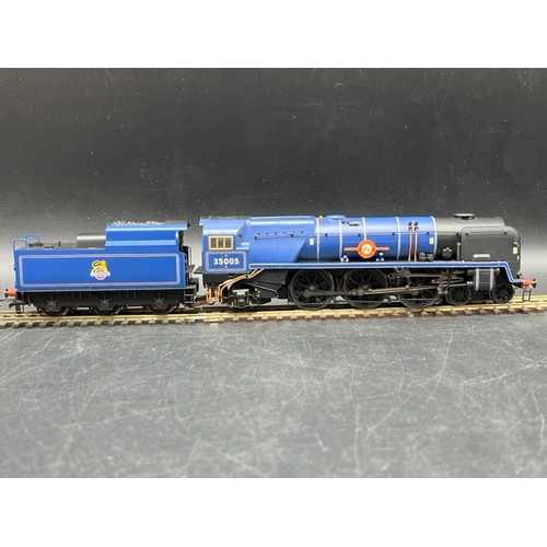 300 - Two Hornby OO gauge Steam Locomotives in Boxes, both Tested Runners
(1200g)
Hornby R2910 Class A4 4-... 